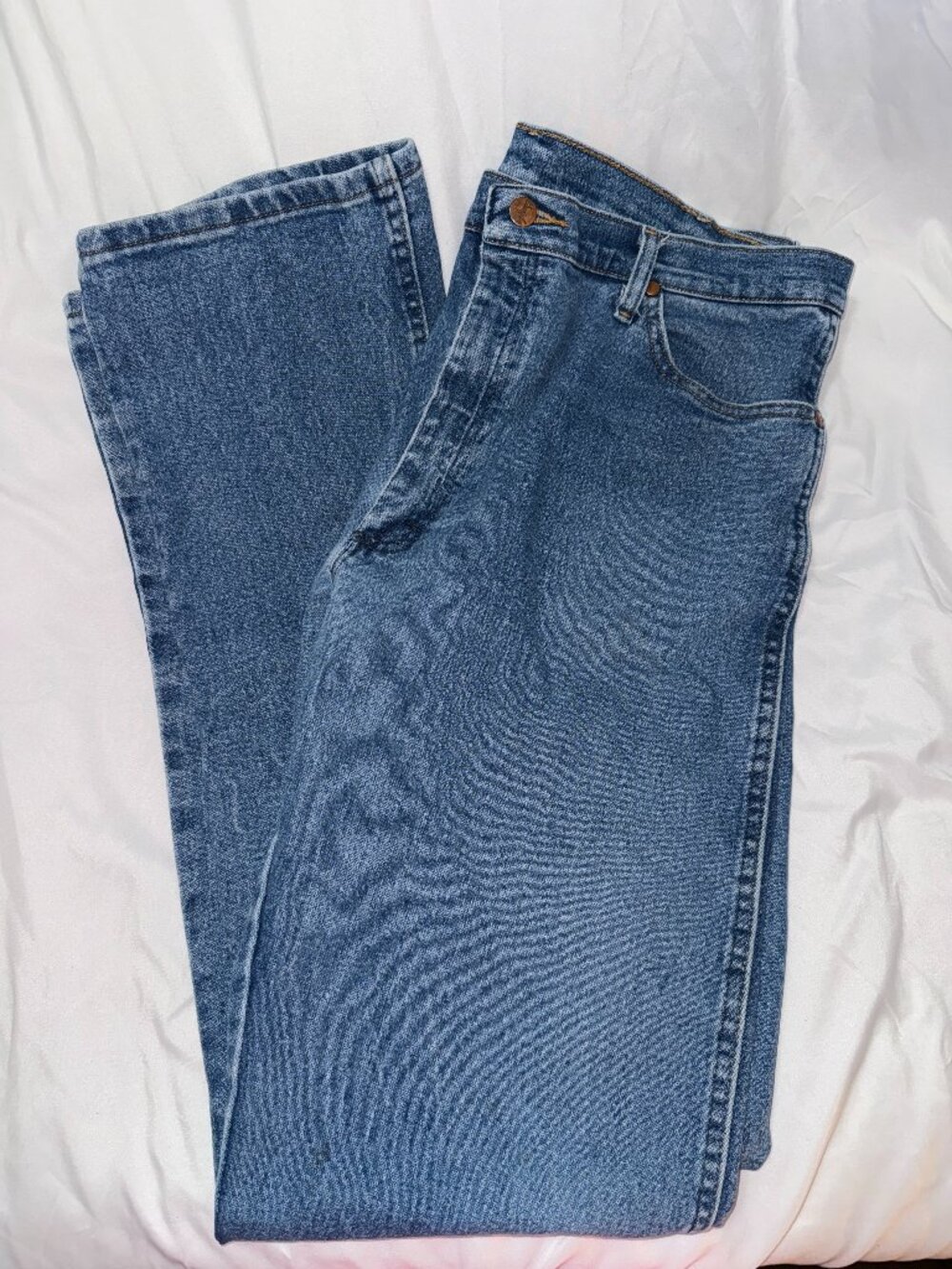 Wrangler Relaxed Straight Leg Jeans - Size 38x36